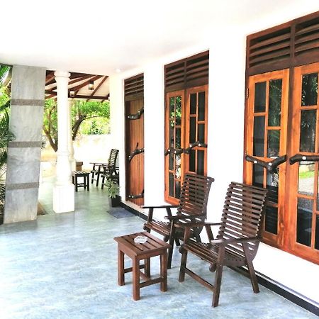 Induwara Safari Resort Удавалаве Екстериор снимка