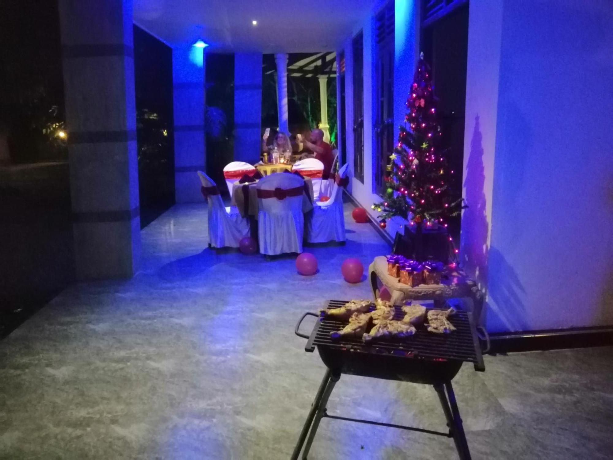 Induwara Safari Resort Удавалаве Екстериор снимка