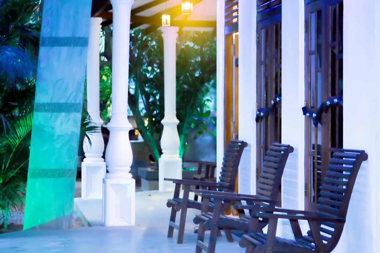Induwara Safari Resort Удавалаве Екстериор снимка