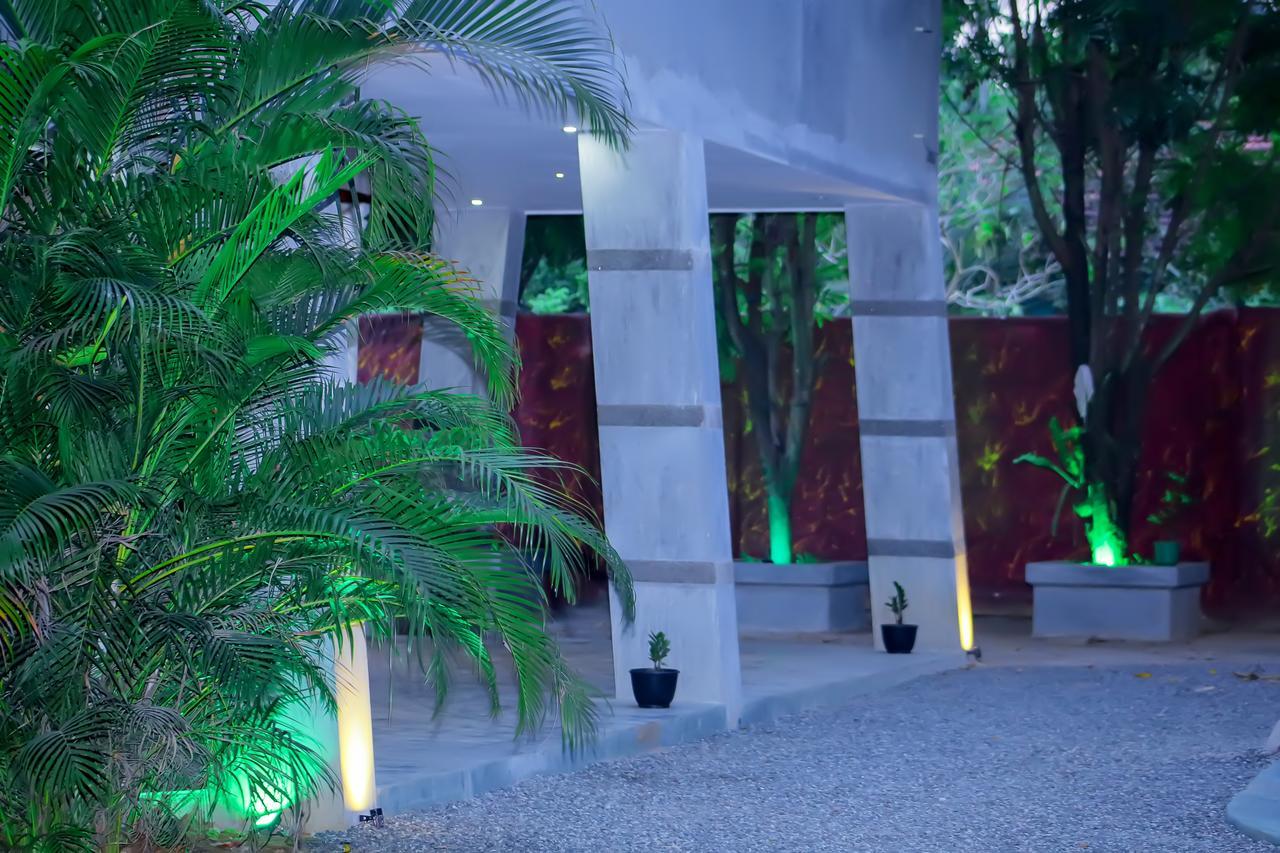 Induwara Safari Resort Удавалаве Екстериор снимка