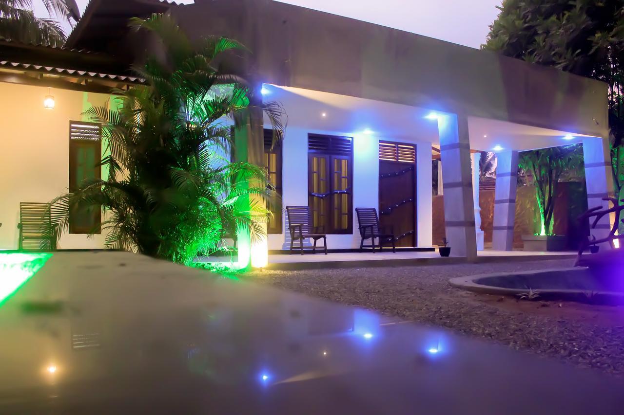 Induwara Safari Resort Удавалаве Екстериор снимка