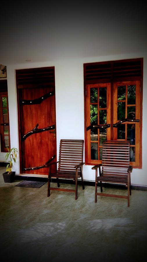 Induwara Safari Resort Удавалаве Екстериор снимка