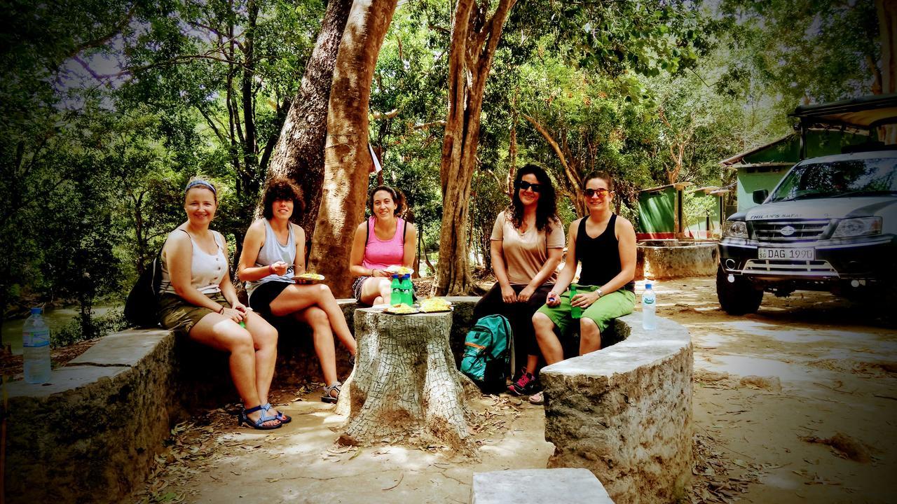Induwara Safari Resort Удавалаве Екстериор снимка