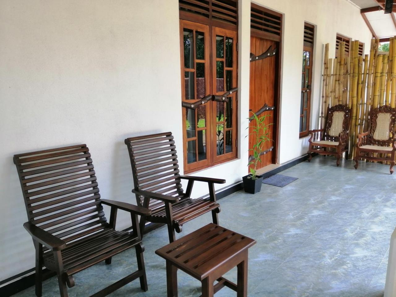 Induwara Safari Resort Удавалаве Екстериор снимка